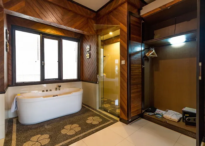 Airis Luxury & Hotel *
